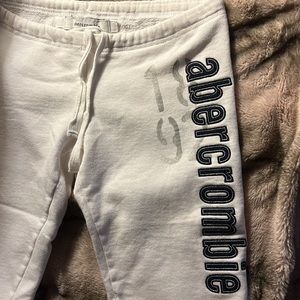 Abercrombie, white sweat capris, size Medium